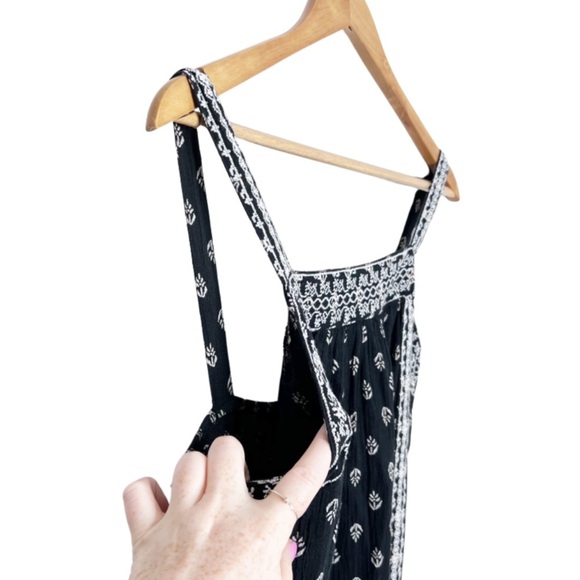 New with Tag Women Old Navy Embroidered Leaf Pattern Spaghetti Strap Mini Dress - Picture 4 of 16